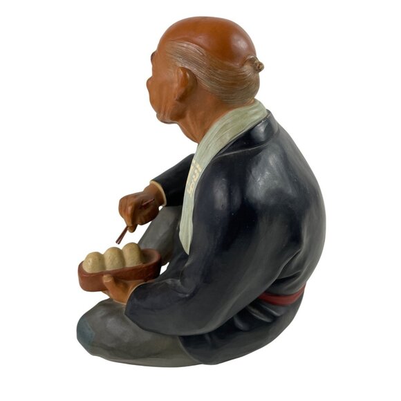 Vintage Hakata Urasaki Dolls Asian Elderly Man Figurine Eating Dumplings Statue - Picture 4 of 12